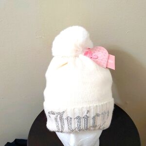 NWT: JUICY COUTURE WINTER WHITE HAT